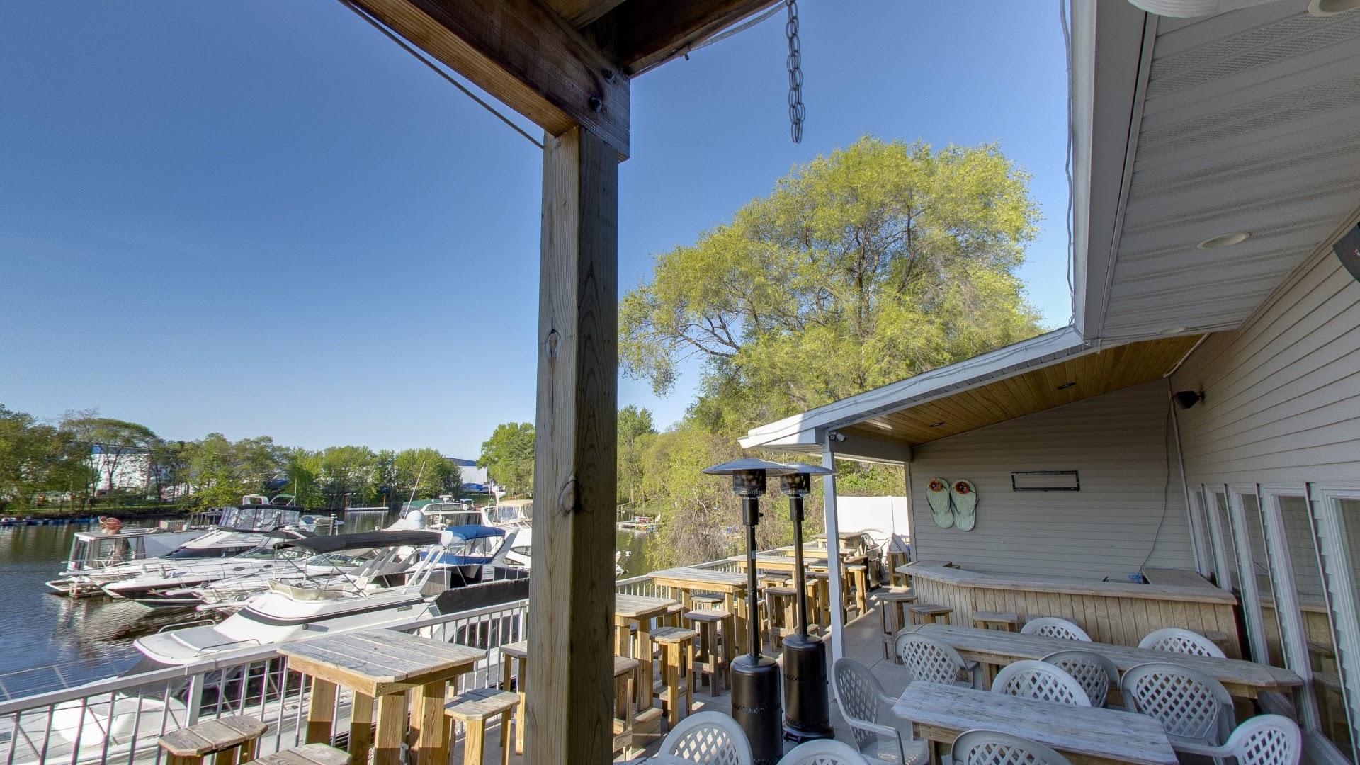 Tom Sawyer's Bar & Grill